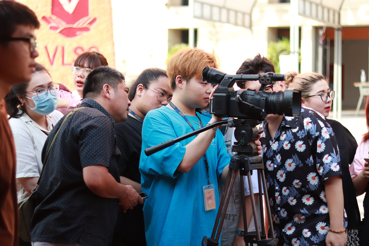Sinh viên Trường Đại học Văn Lang được học kỹ thuật dựng phim và quay phim ngoài trời