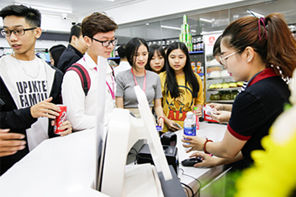 Khai trương VMART – cửa hàng tiện lợi của sinh viên Văn Lang - Van Lang University