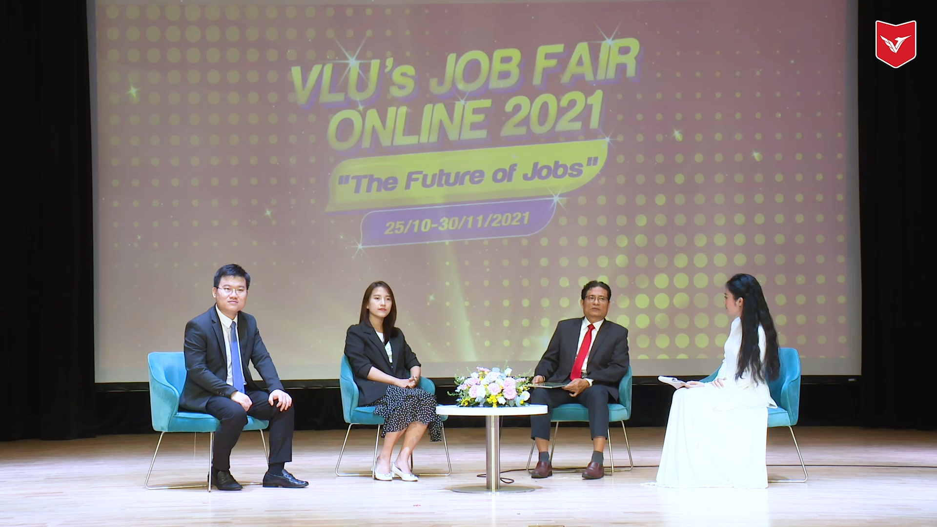 khai mac job fair 1